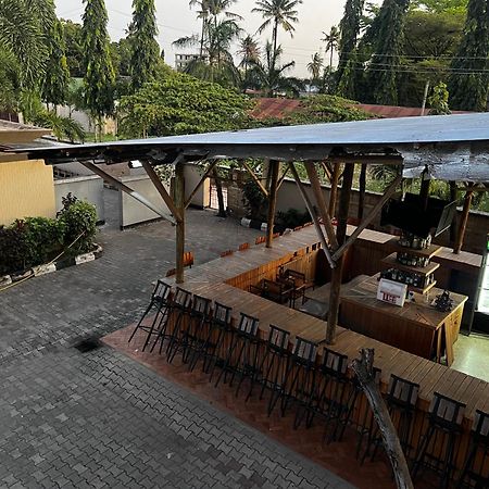 K27 Premier Backpackers Hostel Dar es Salaam Bagian luar foto