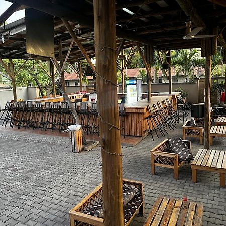 K27 Premier Backpackers Hostel Dar es Salaam Bagian luar foto