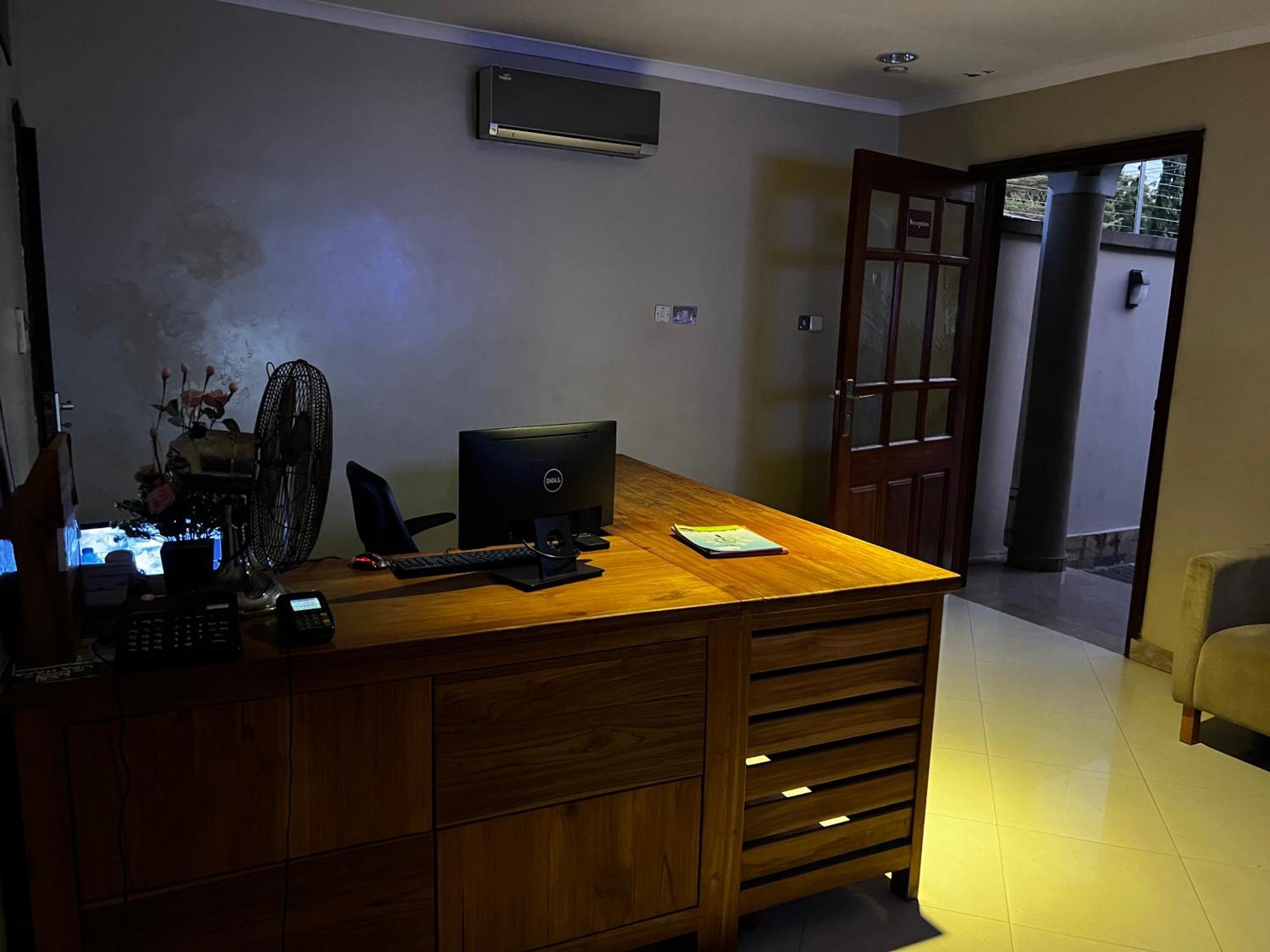 K27 Premier Backpackers Hostel Dar es Salaam Bagian luar foto