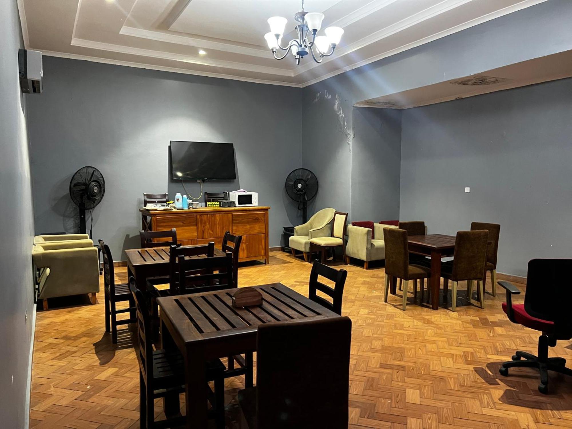 K27 Premier Backpackers Hostel Dar es Salaam Bagian luar foto