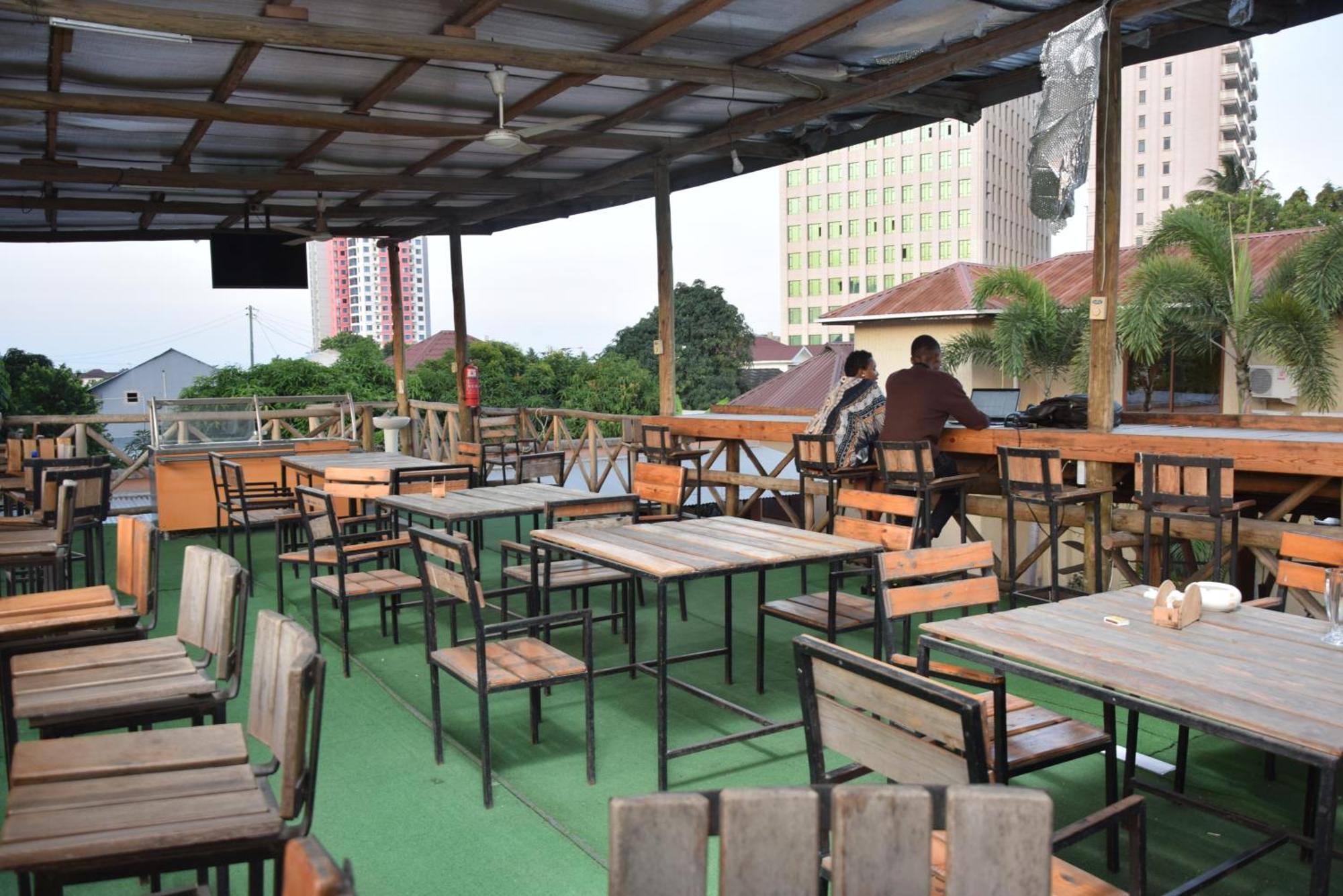 K27 Premier Backpackers Hostel Dar es Salaam Bagian luar foto