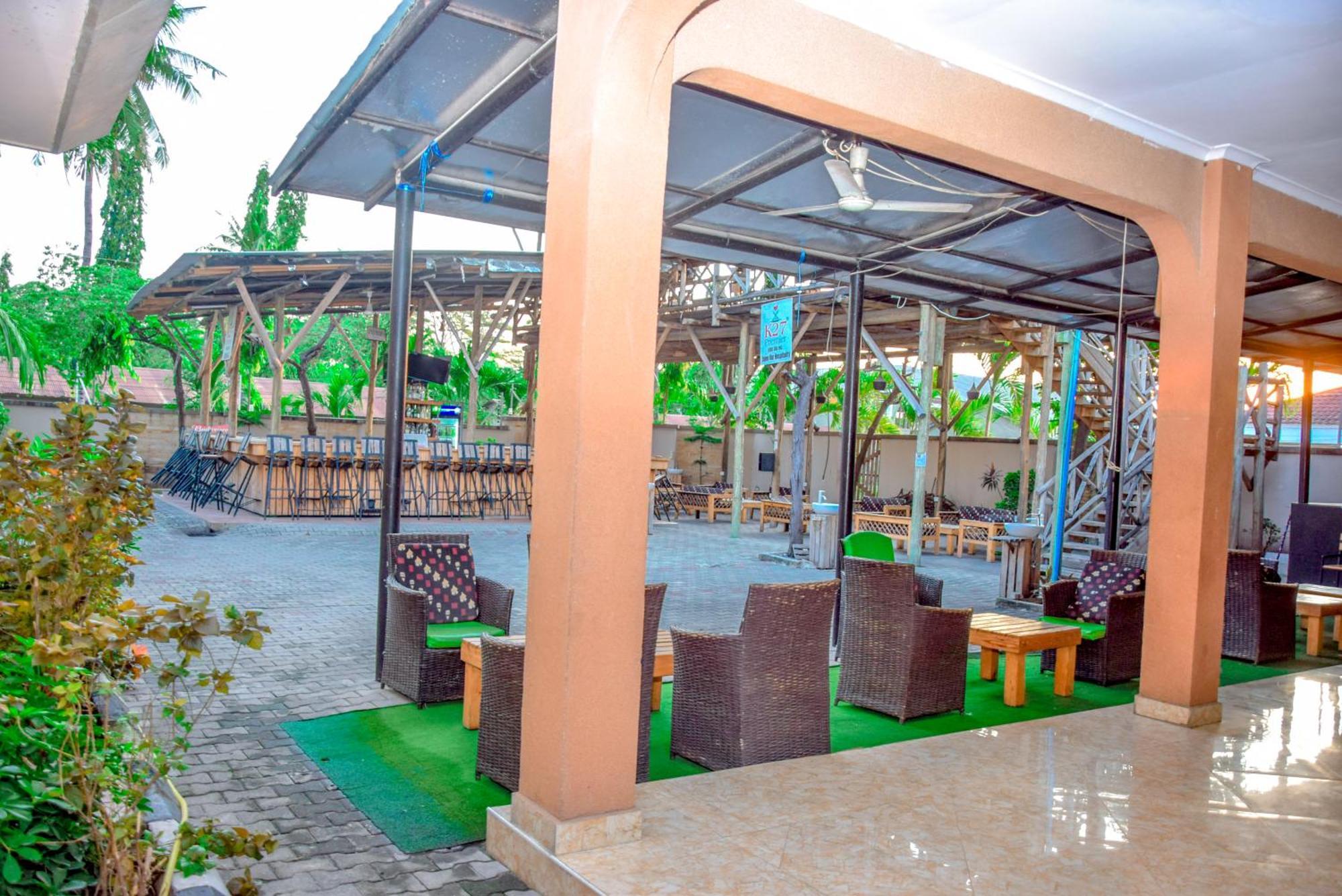 K27 Premier Backpackers Hostel Dar es Salaam Bagian luar foto