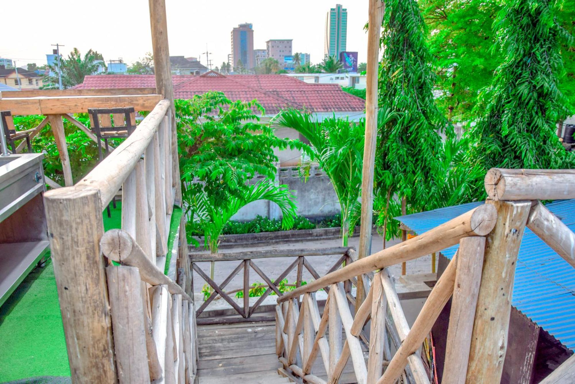 K27 Premier Backpackers Hostel Dar es Salaam Bagian luar foto