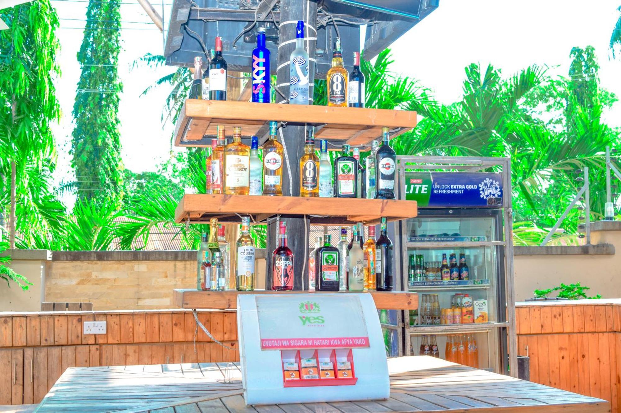 K27 Premier Backpackers Hostel Dar es Salaam Bagian luar foto