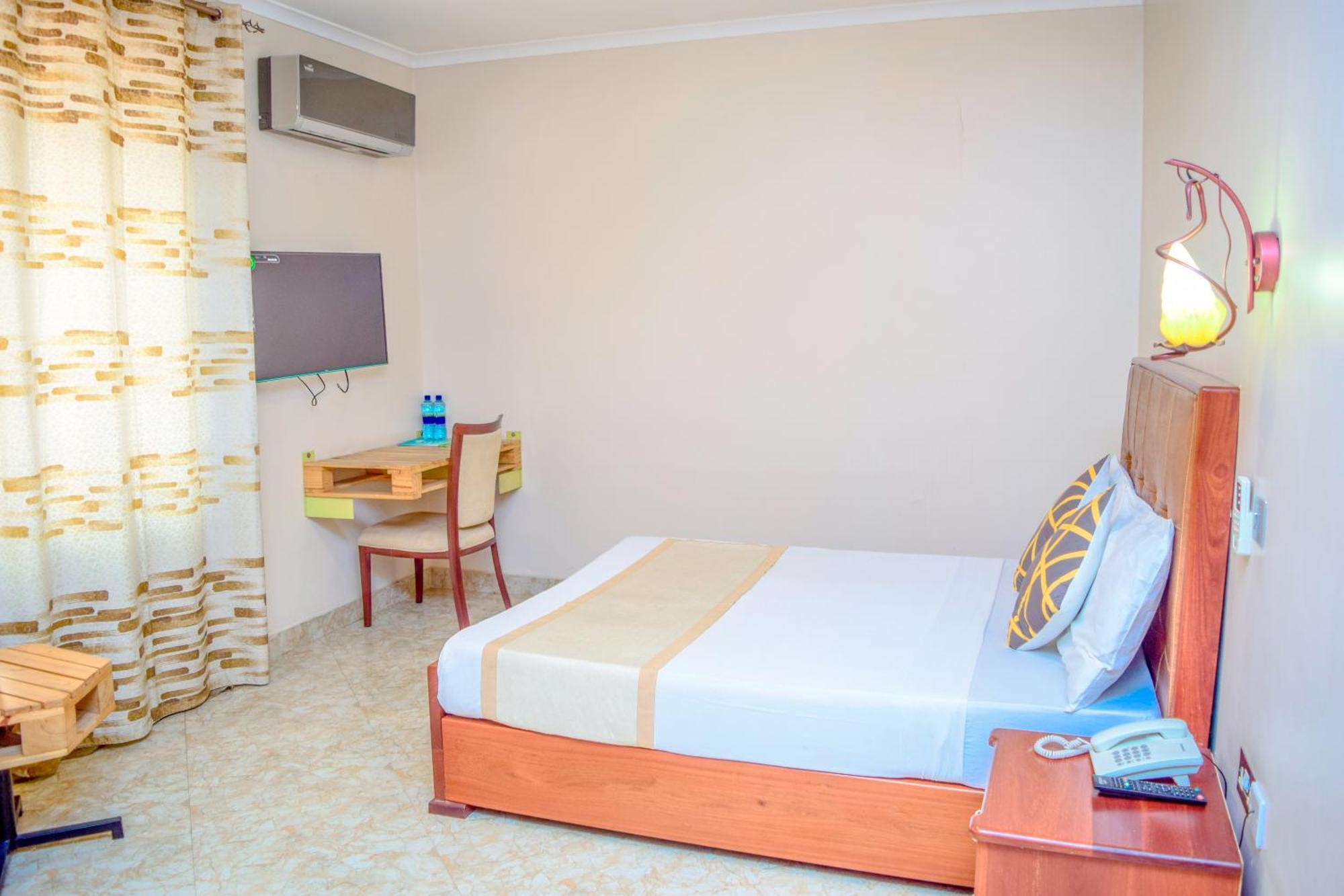 K27 Premier Backpackers Hostel Dar es Salaam Bagian luar foto