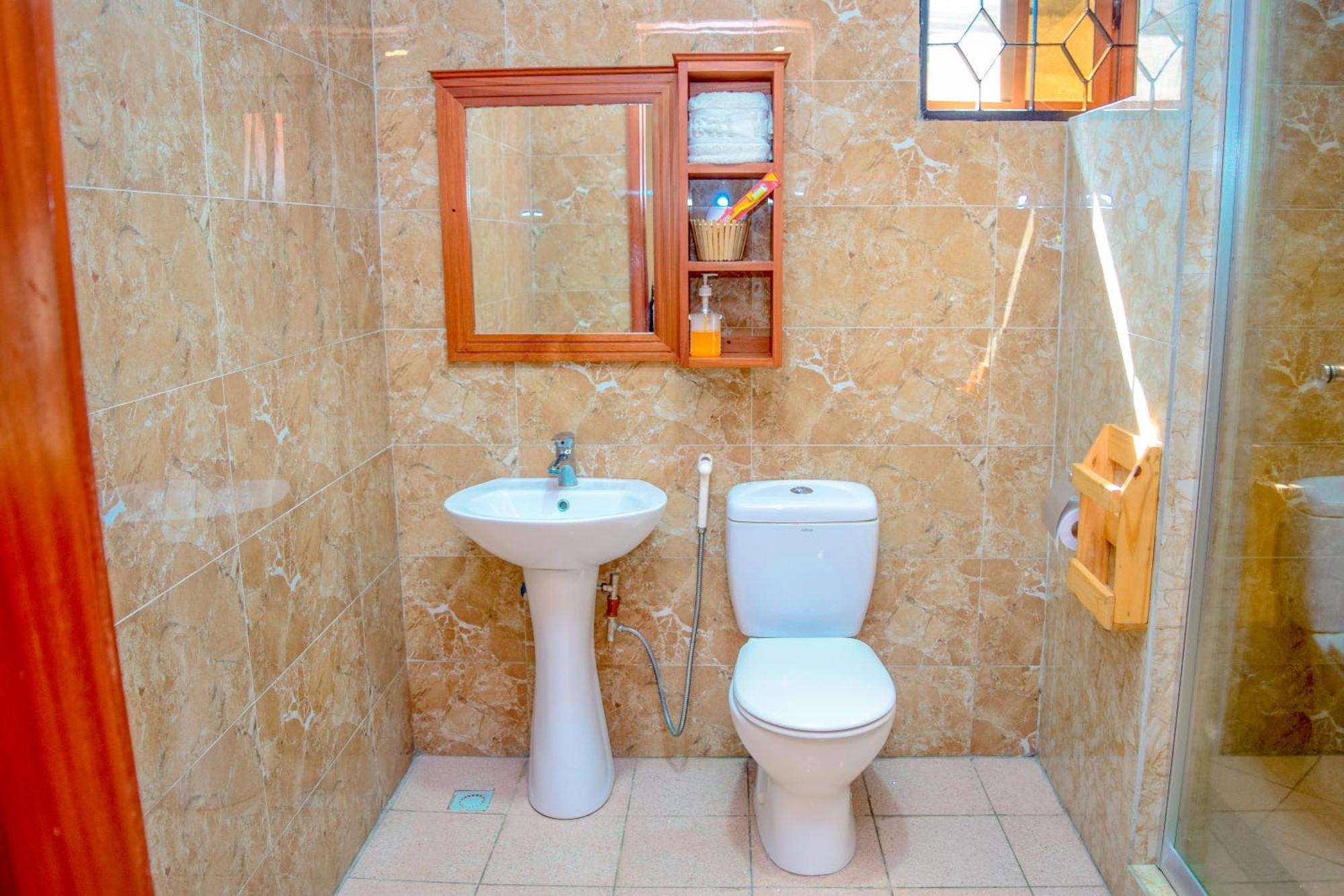 K27 Premier Backpackers Hostel Dar es Salaam Bagian luar foto