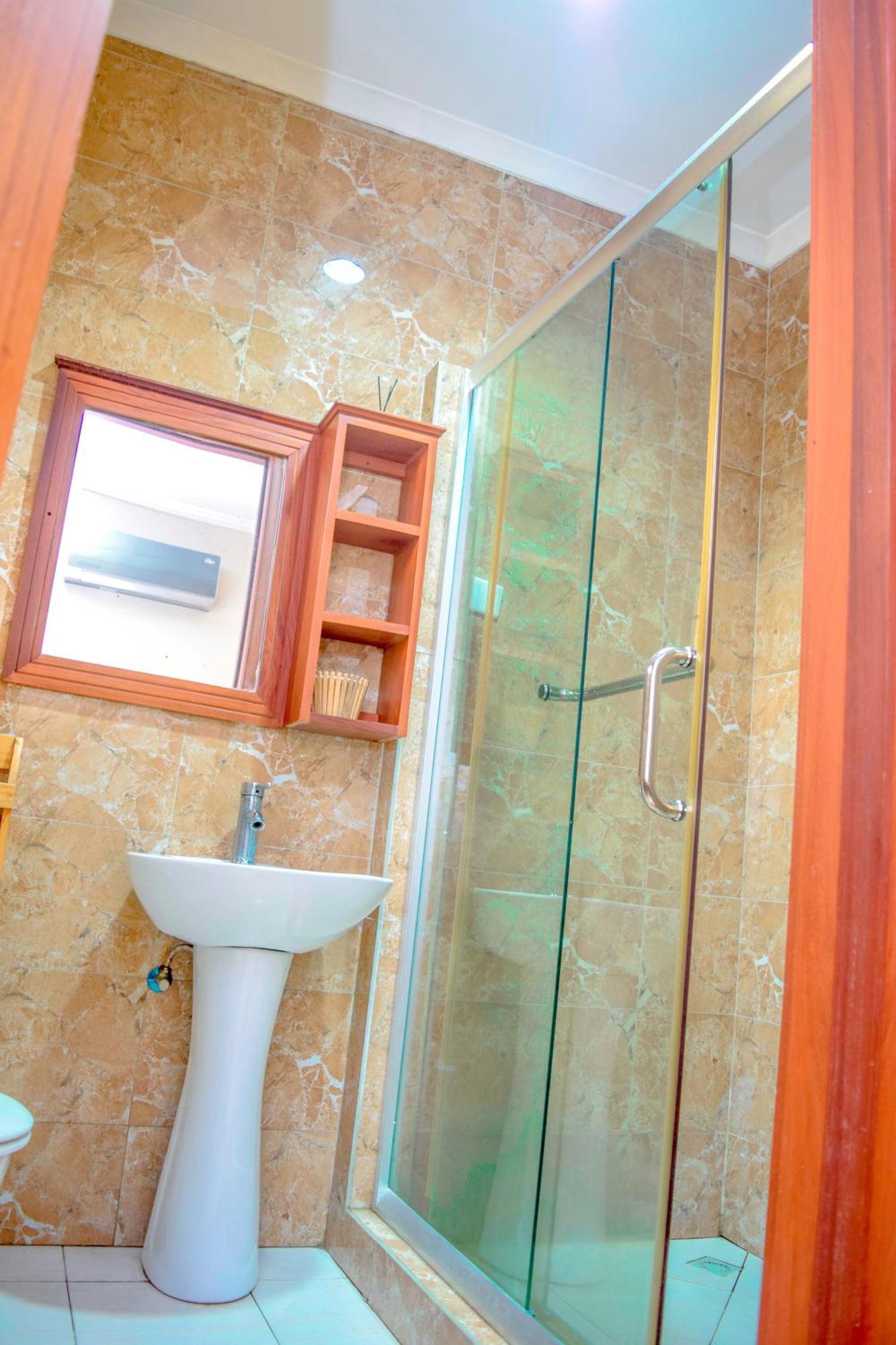 K27 Premier Backpackers Hostel Dar es Salaam Bagian luar foto