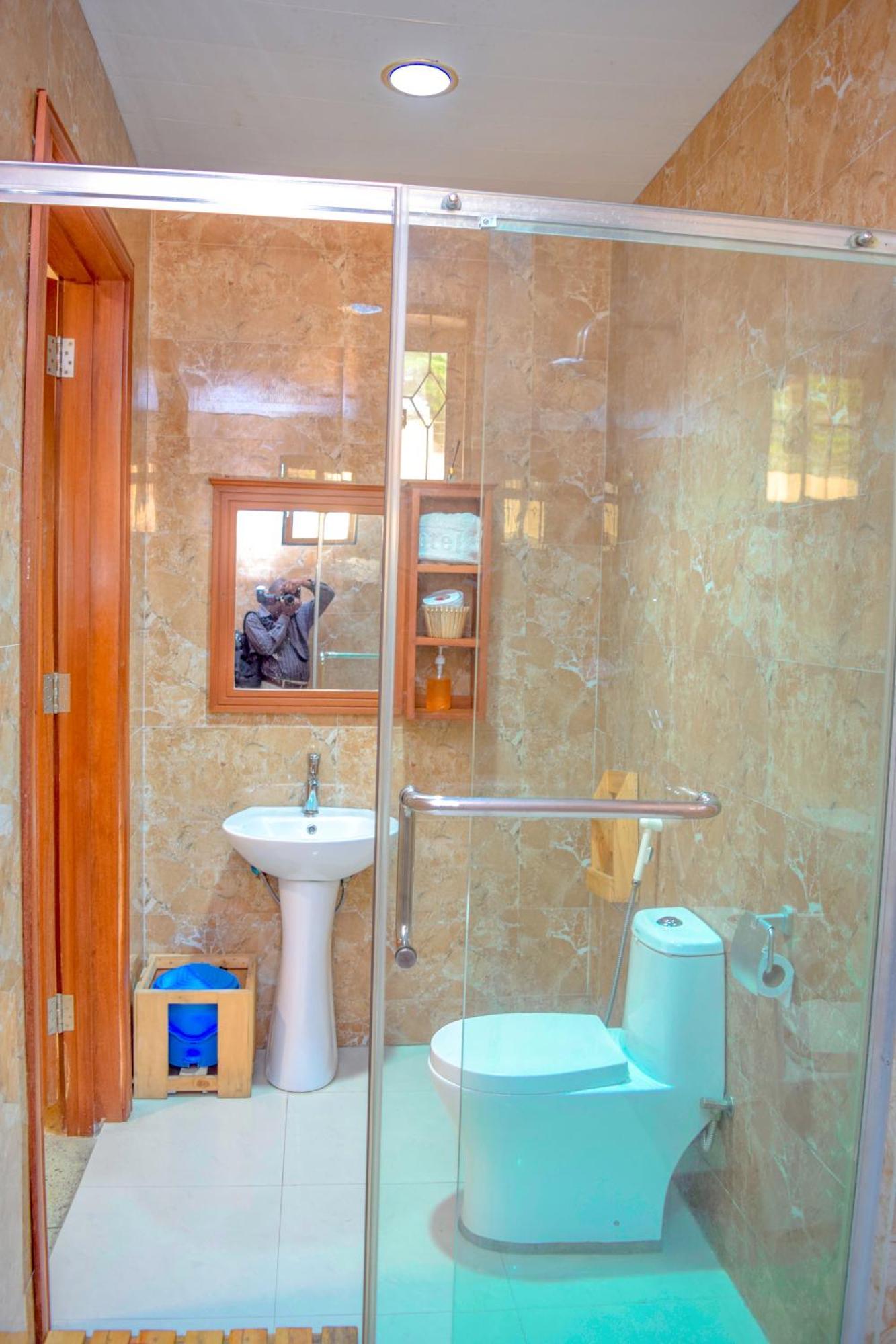 K27 Premier Backpackers Hostel Dar es Salaam Bagian luar foto